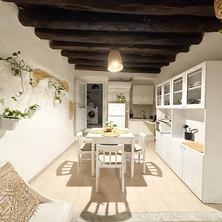 Kalma - Authentic Sardinian At The Picturesque Street Of Old Town Διαμέρισμα